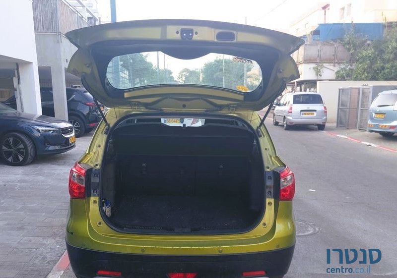 2015' Suzuki SX4 סוזוקי קרוסאובר photo #2