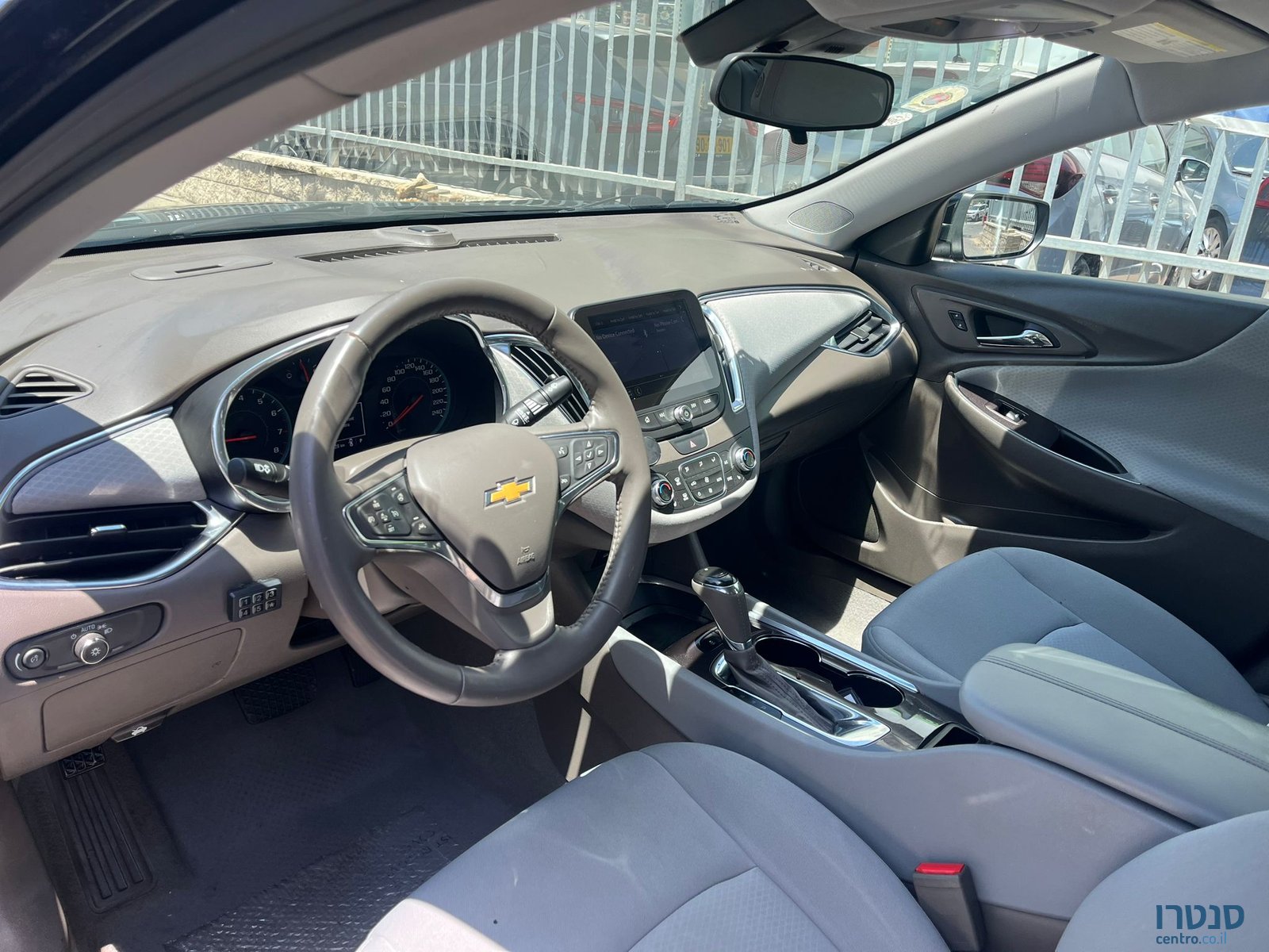 2020' Chevrolet Malibu photo #2