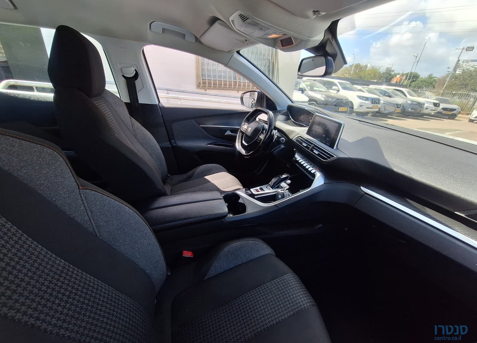 2019' Peugeot 3008 פיג'ו photo #5