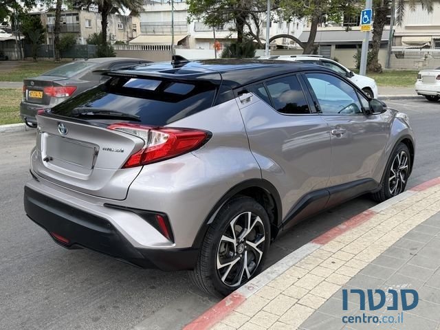 2017' Toyota C-HR טויוטה photo #3