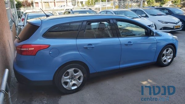 2017' Ford Focus photo #2