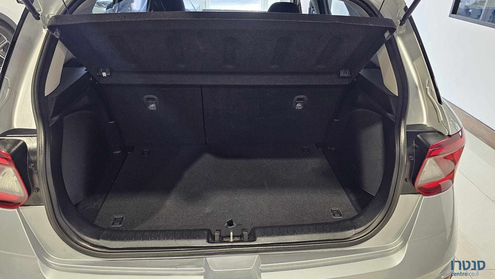 2022' Hyundai VENUE Intense photo #7