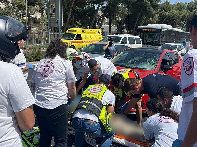 В Иерусалиме автомобиль сбил пешехода, 25.07.2023