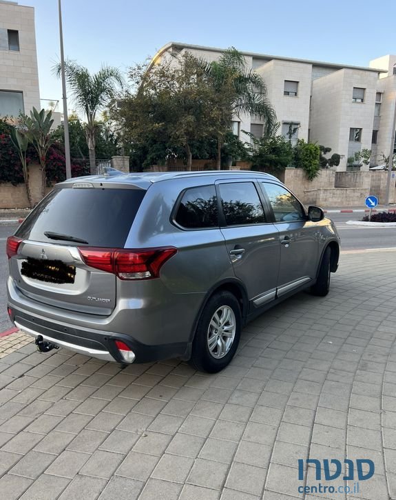 2017' Mitsubishi Outlander מיצובישי אאוטלנדר photo #2