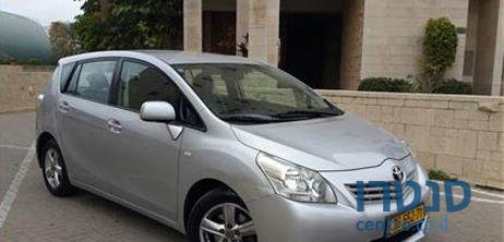 2010' Toyota Verso Gli 1800 photo #2