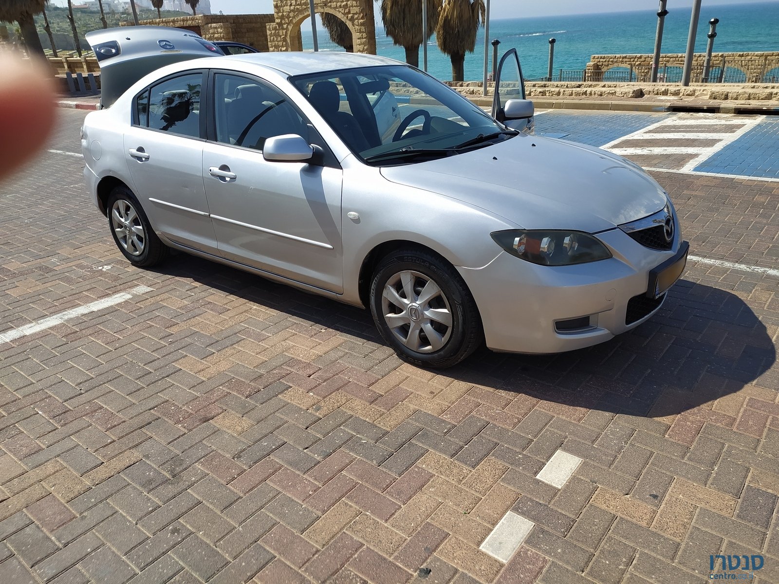 2008' Mazda 3 Activ photo #4