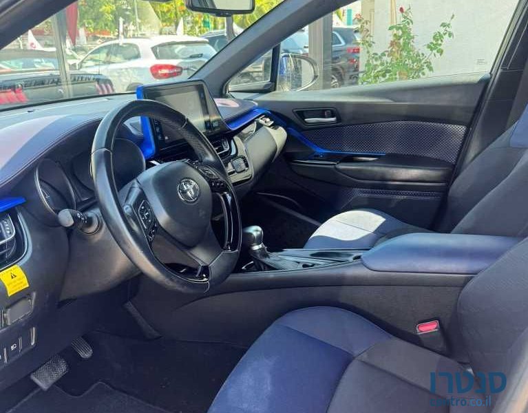 2017' Toyota C-HR טויוטה photo #5