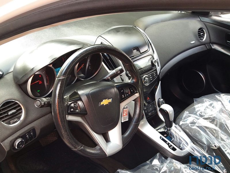 2014' Chevrolet Cruze photo #2