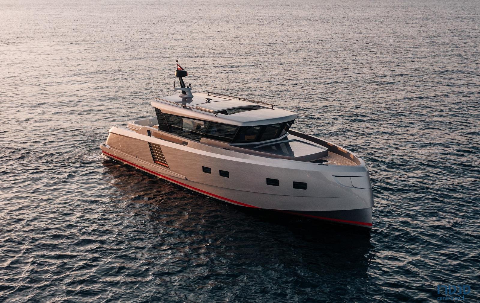 2022' Custom Line photo #1