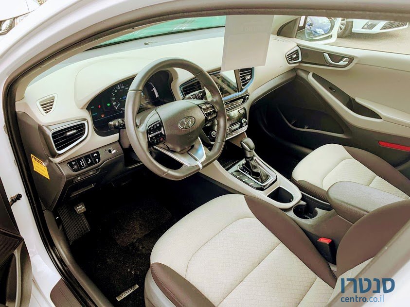 2018' Hyundai Ioniq photo #3