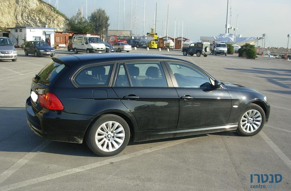 2009' BMW 318 photo #3
