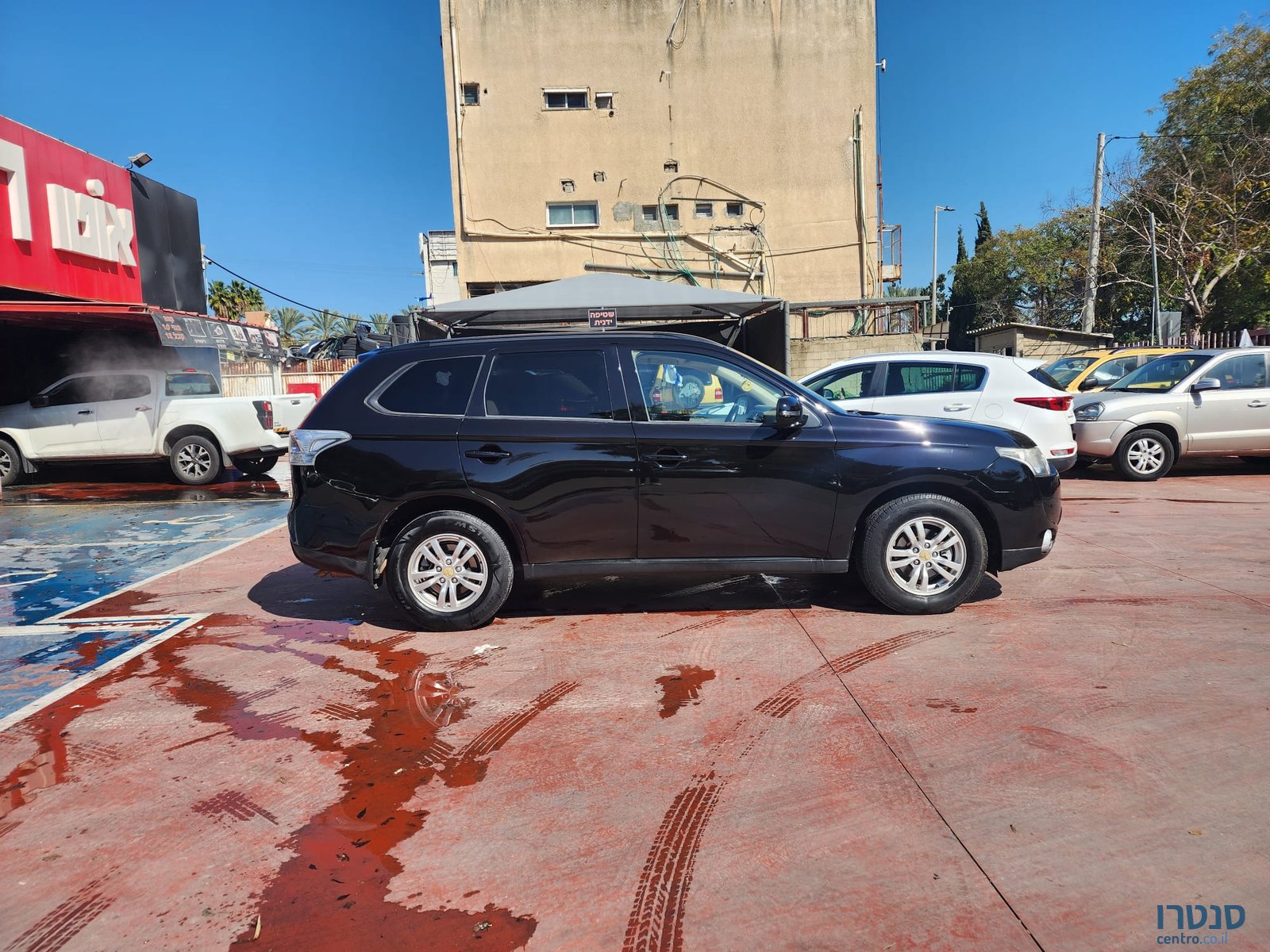 2014' Mitsubishi Outlander photo #5