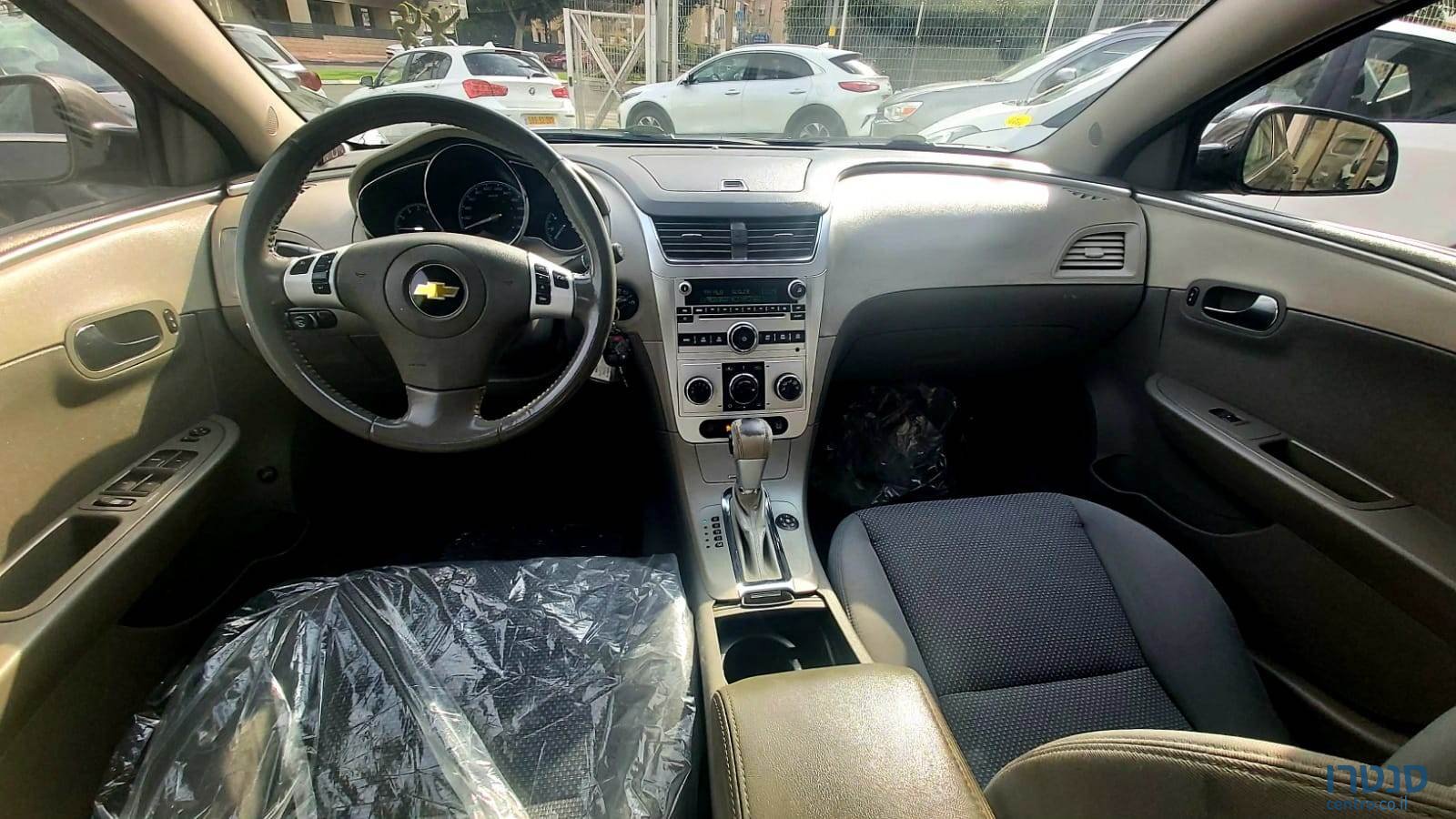 2011' Chevrolet Malibu photo #3