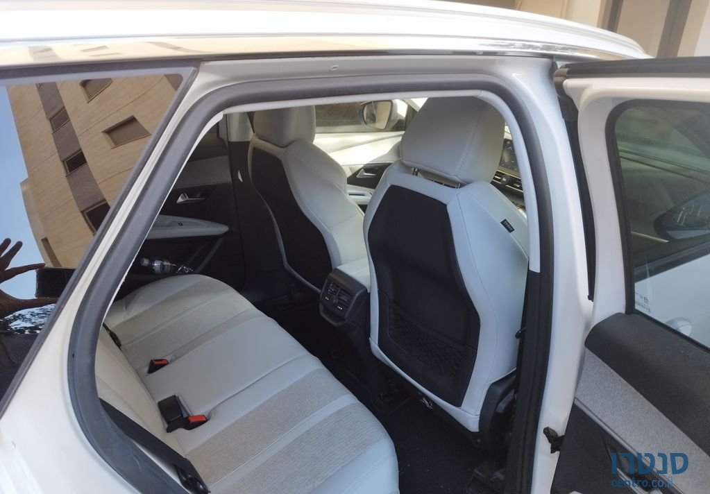 2017' Peugeot 3008 פיג'ו photo #4