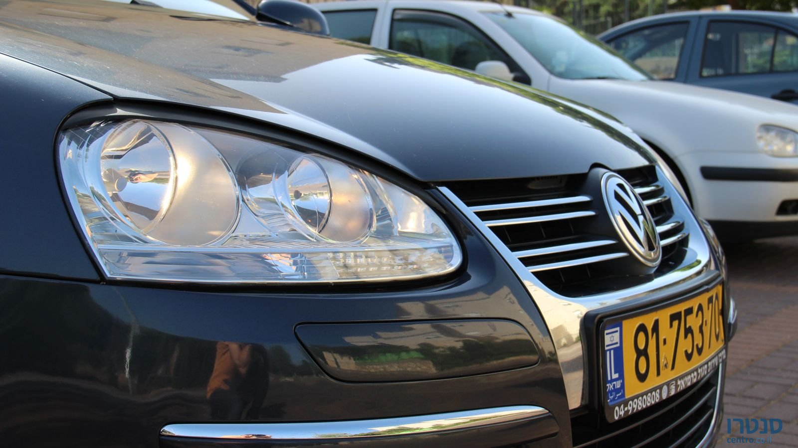 2010' Volkswagen Jetta photo #1