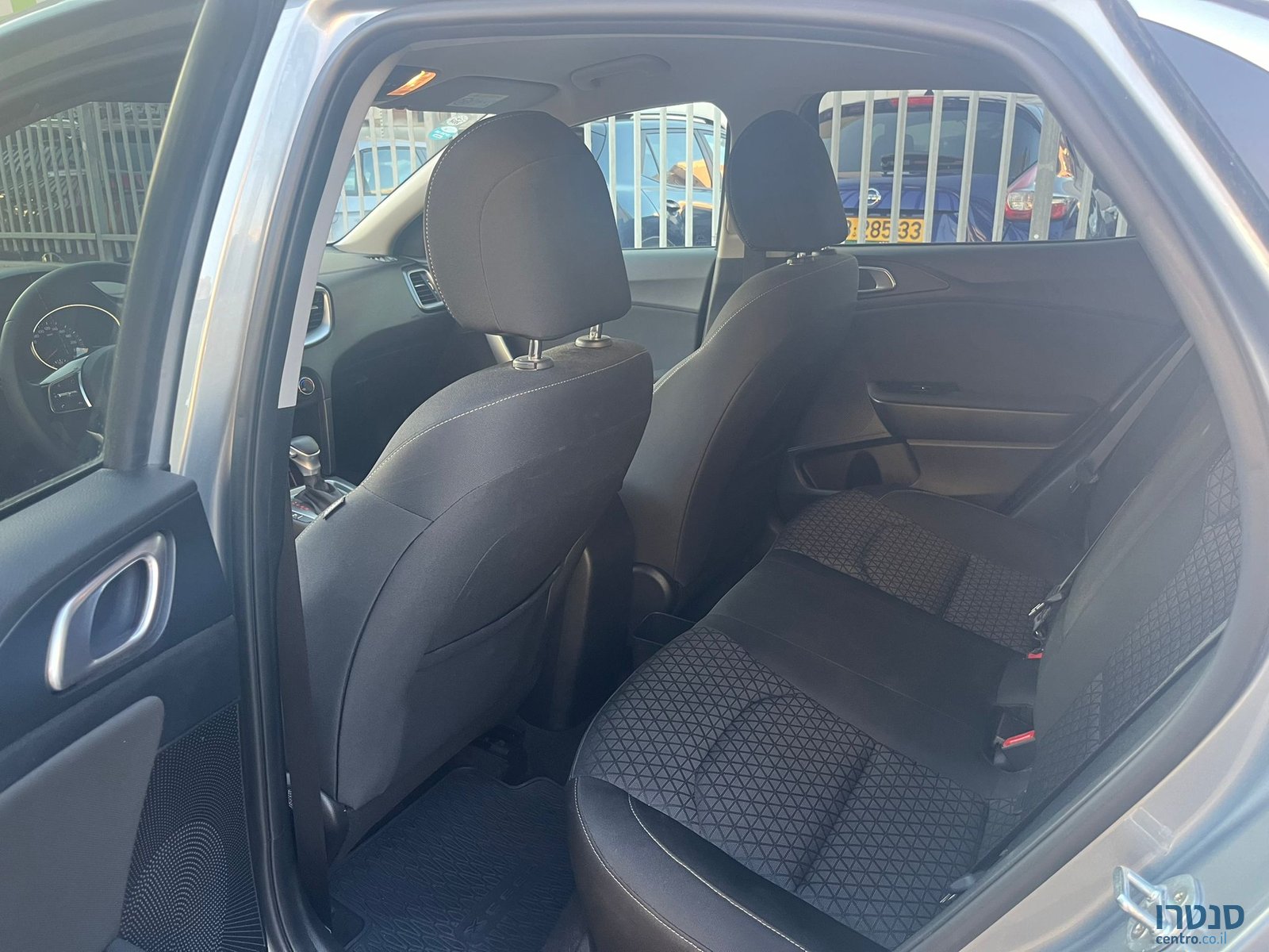 2021' Kia XCeed photo #4