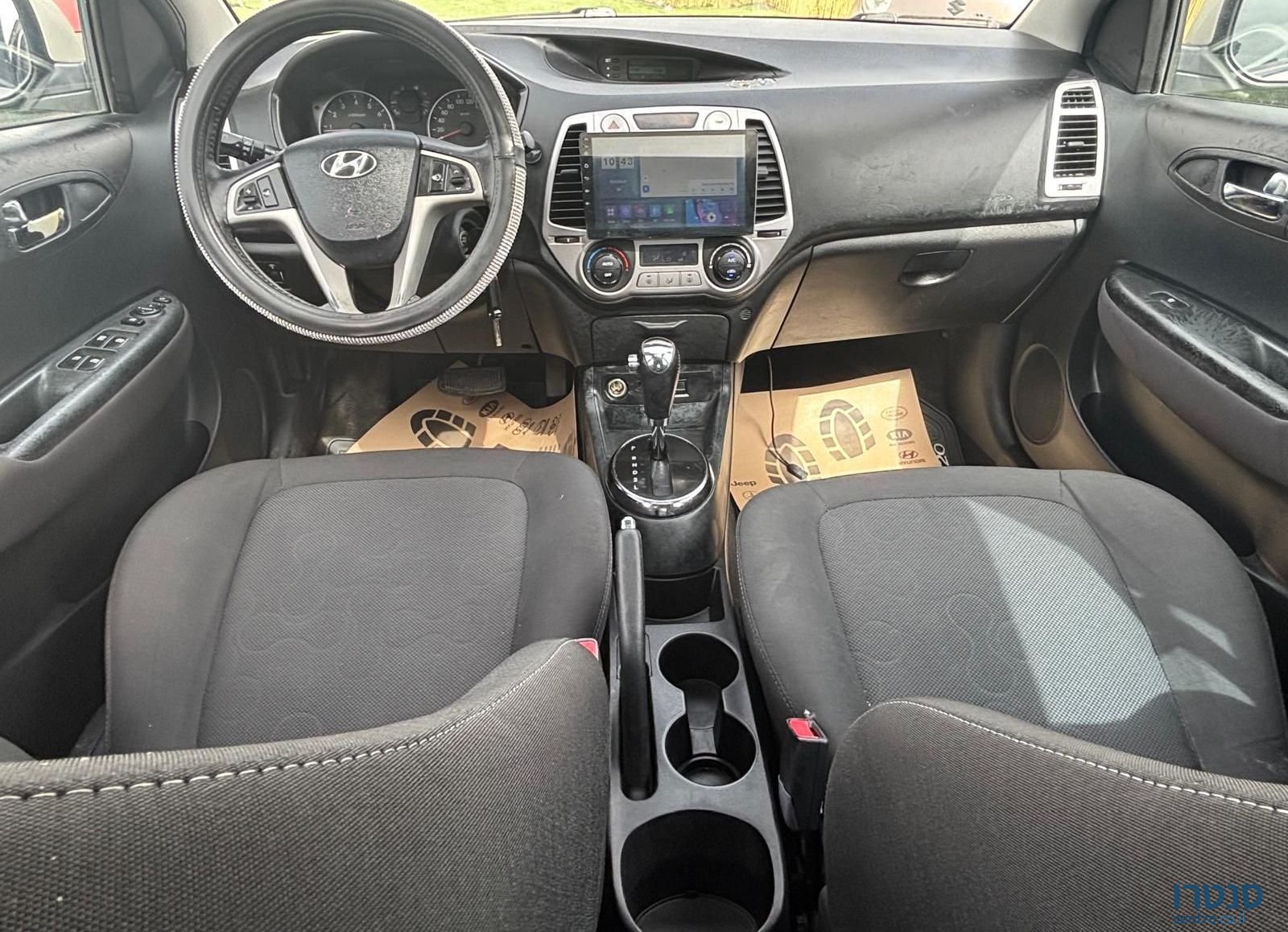 2011' Hyundai i20 יונדאי photo #5