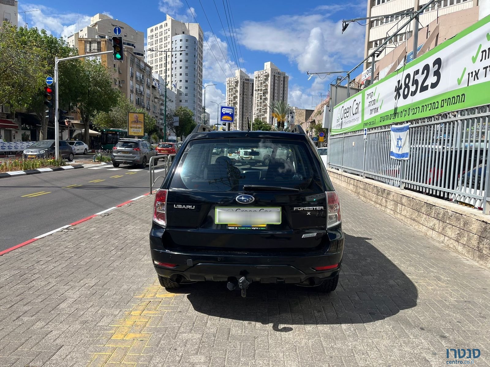 2011' Subaru Forester photo #5