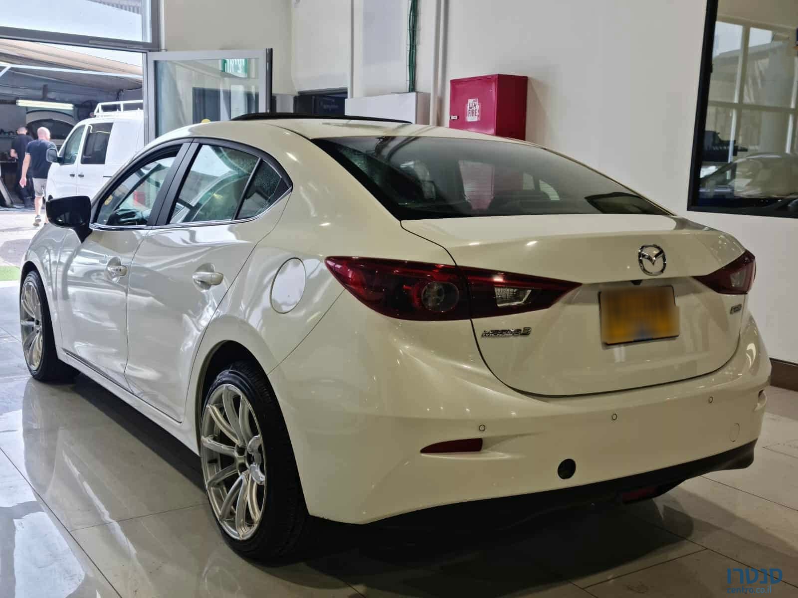 2018' Mazda 3 photo #4