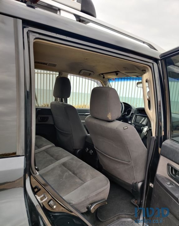 2008' Mitsubishi Pajero מיצובישי פג'רו photo #3
