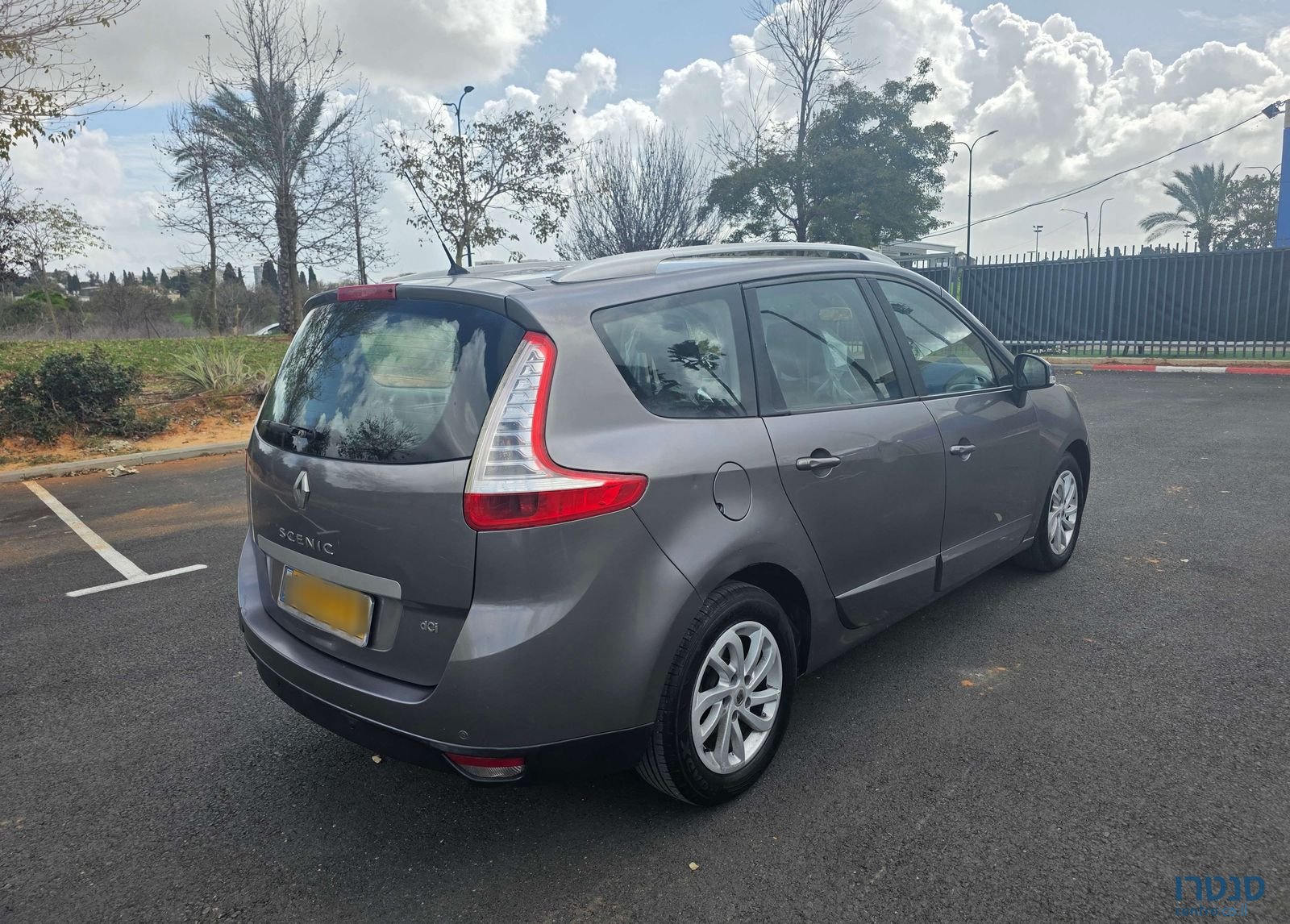 2015' Renault Scenic רנו סניק photo #2