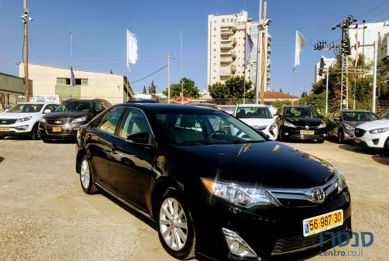 2014' Toyota Camry photo #2