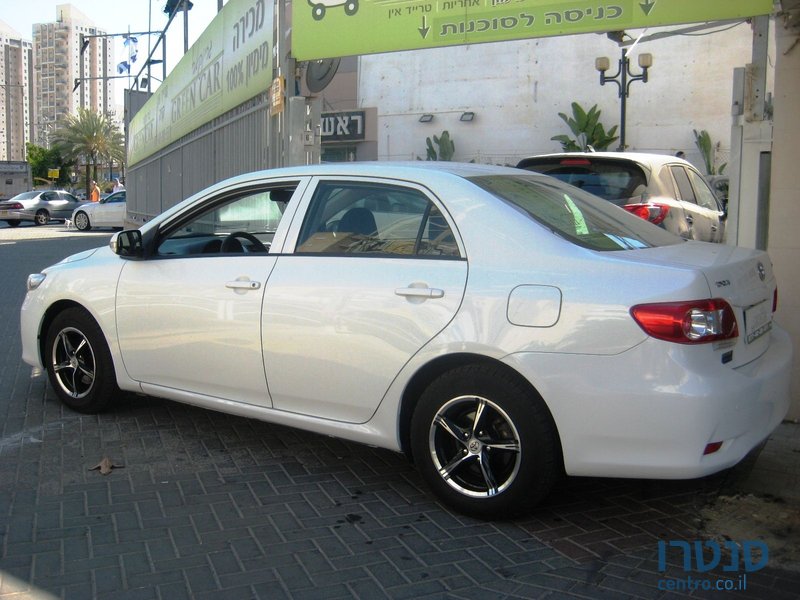 2011' Toyota Corolla photo #3