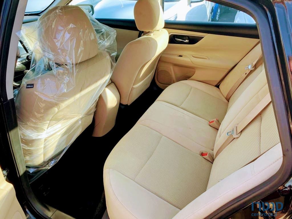 2015' Nissan Altima photo #5