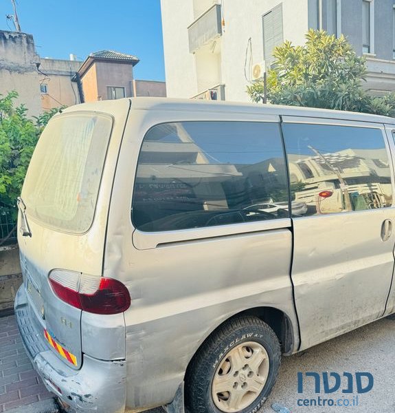 2005' Hyundai H 300 יונדאי photo #1