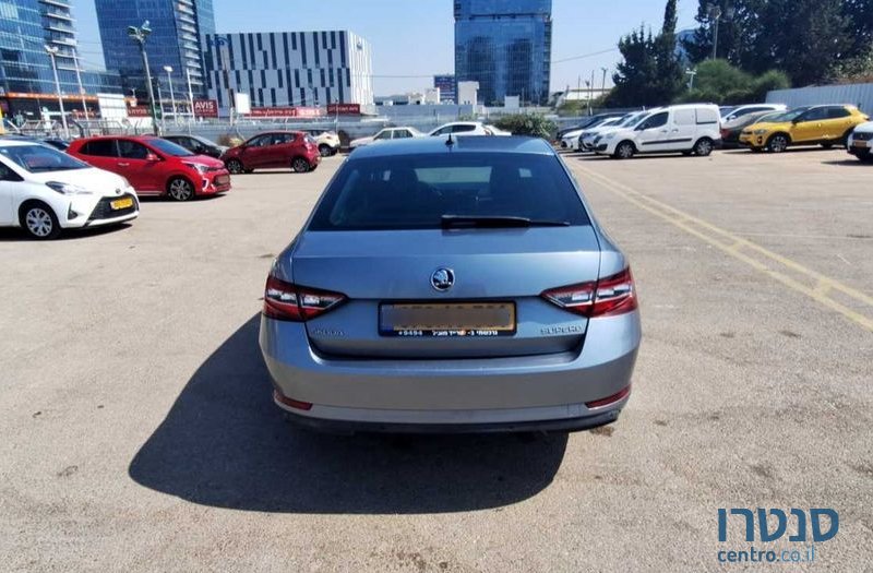 2018' Skoda Superb סקודה סופרב photo #2