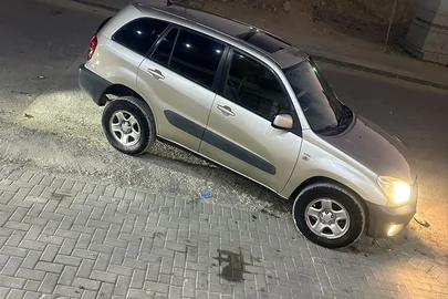 2005' Toyota RAV4 טויוטה