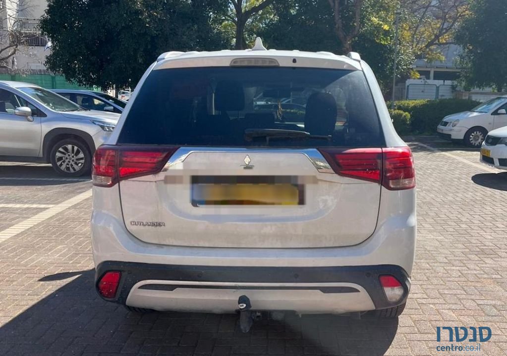 2020' Mitsubishi Outlander מיצובישי אאוטלנדר photo #2