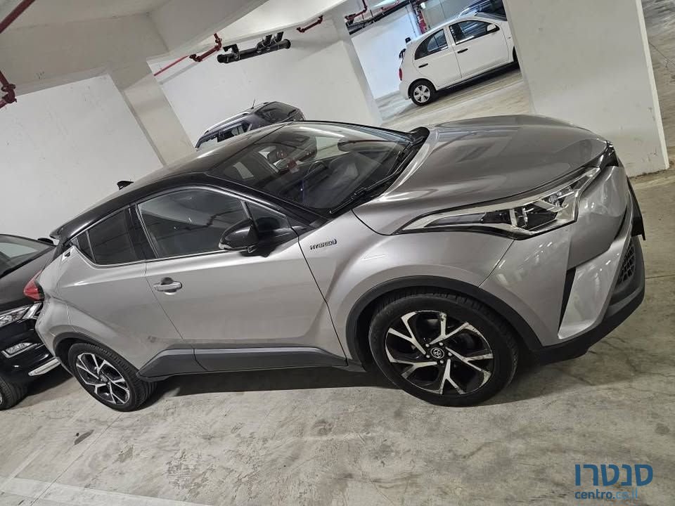 2017' Toyota C-HR טויוטה photo #5