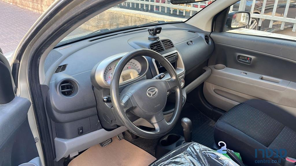 2010' Daihatsu Sirion photo #4