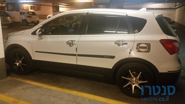 2014' Suzuki SX4 photo #1