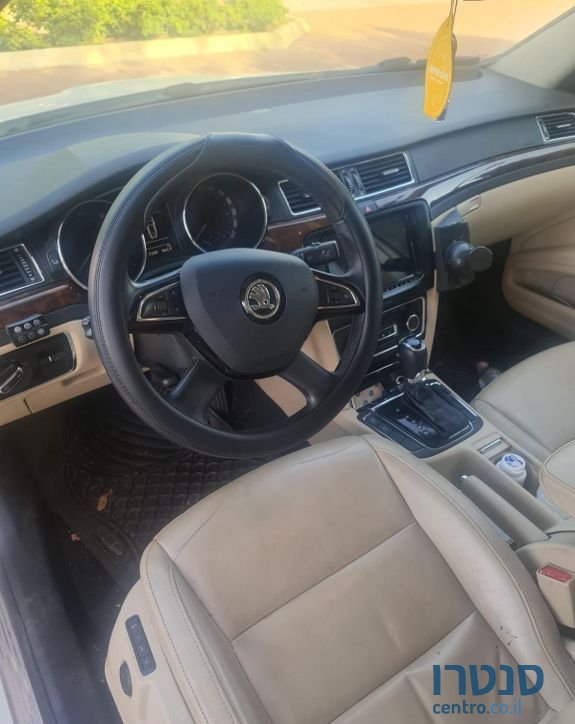 2015' Skoda Superb סקודה סופרב photo #5