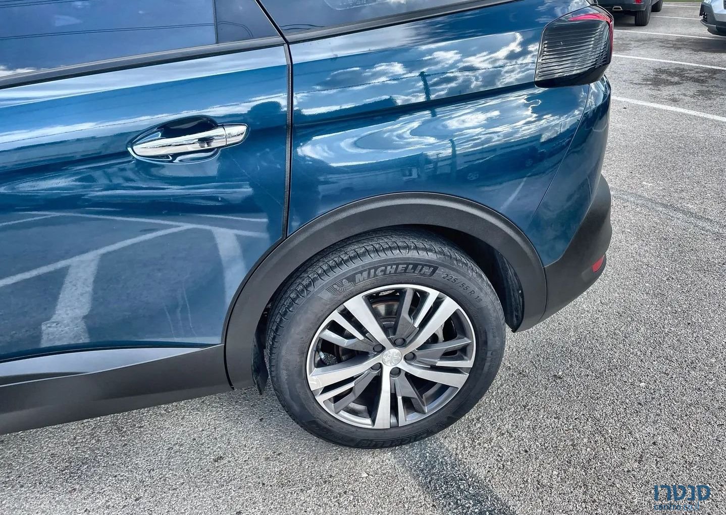 2023' Peugeot 5008 פיג'ו photo #4