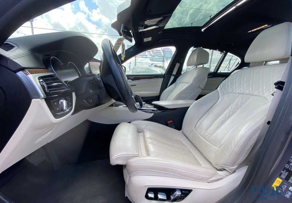 2018' BMW 5 Series ב.מ.וו סדרה 5 photo #2