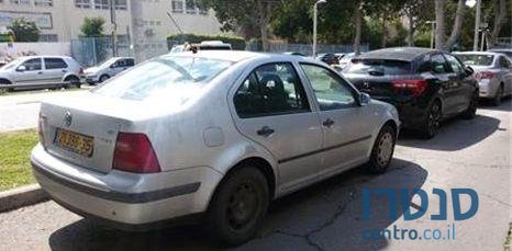 2002' Volkswagen Bora photo #2