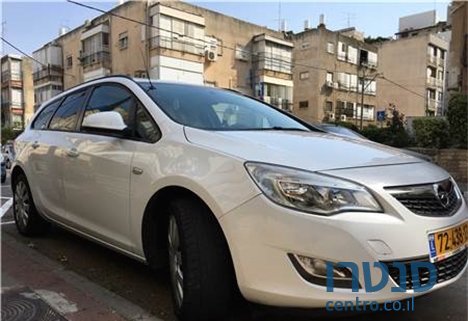 2012' Opel Ascona סטיישן photo #2