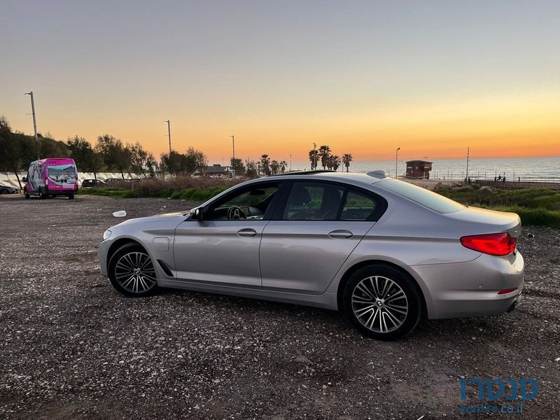 2020' BMW 5 Series ב.מ.וו סדרה 5 photo #2