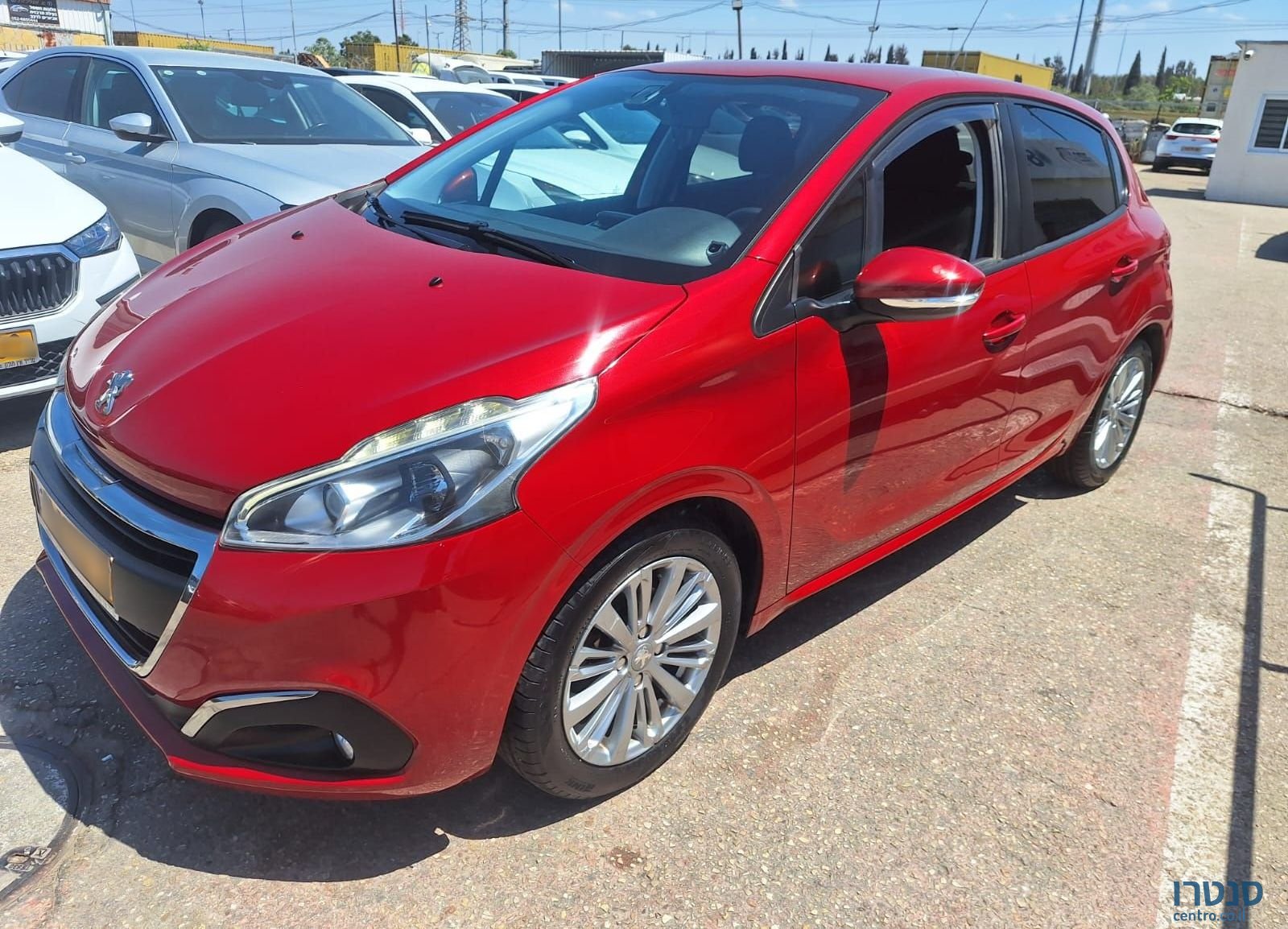 2017' Peugeot 208 פיג'ו photo #4