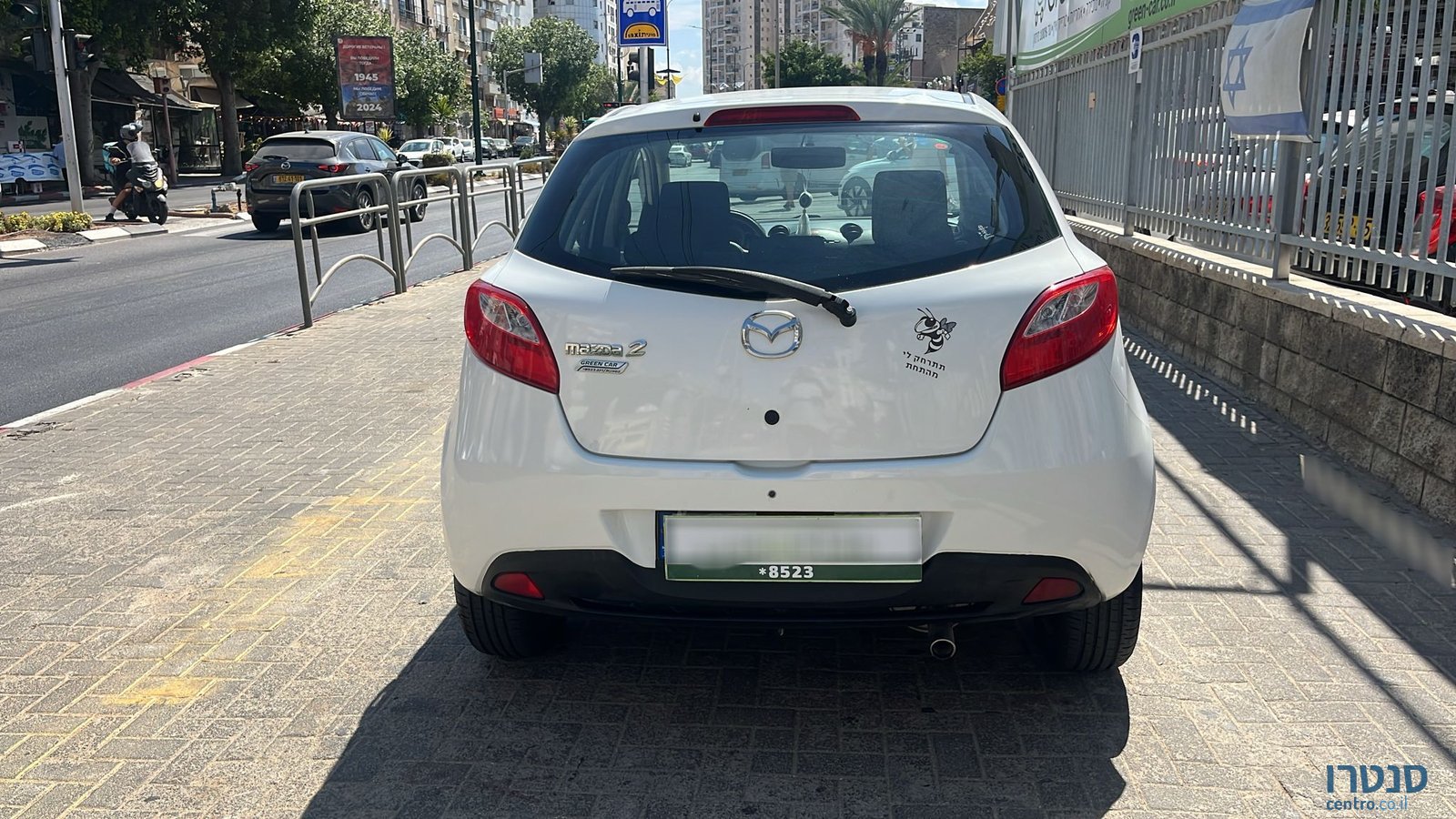 2011' Mazda 2 photo #4