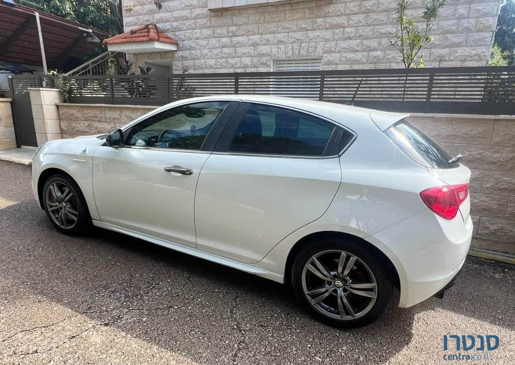 2014' Alfa Romeo Giulietta אלפא רומיאו ג'ולייטה photo #2