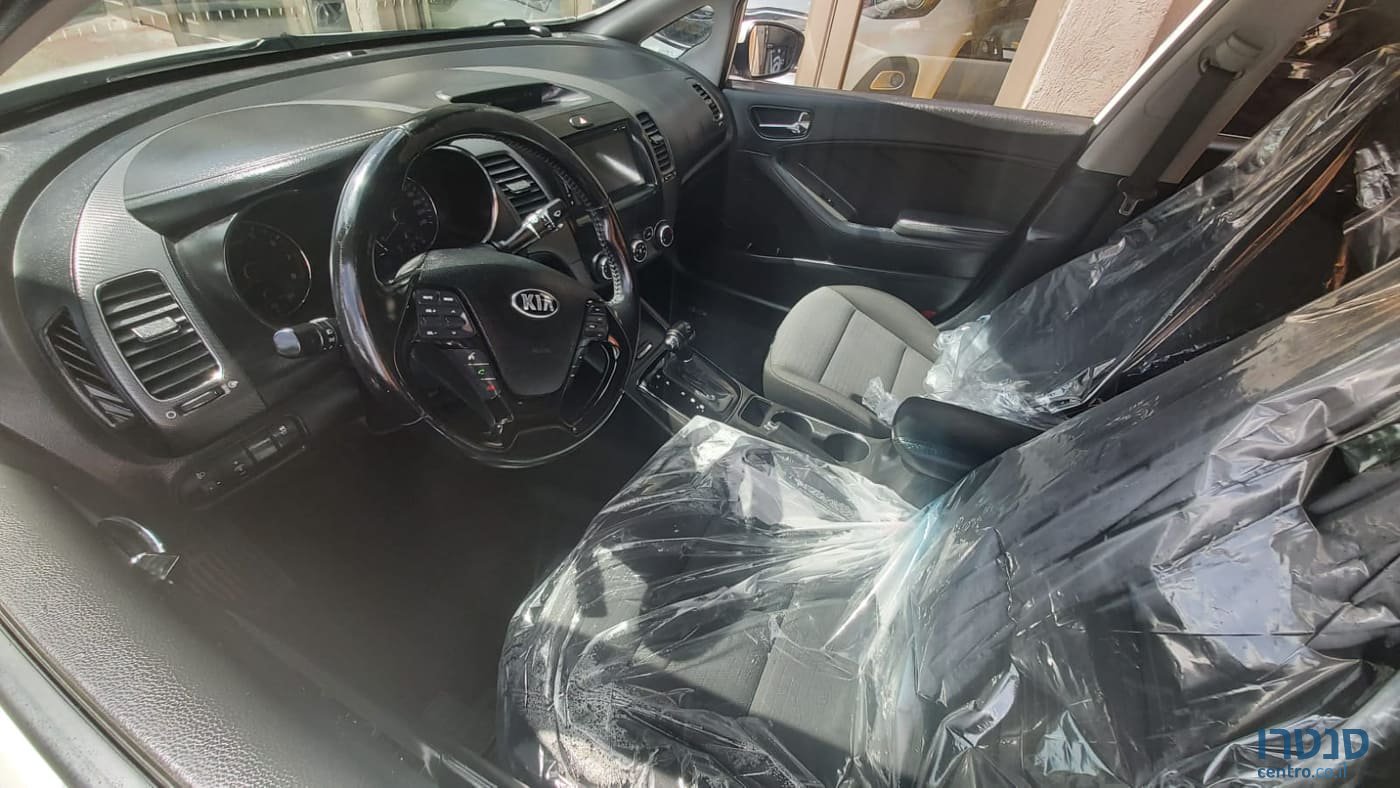 2016' Kia Forte photo #3