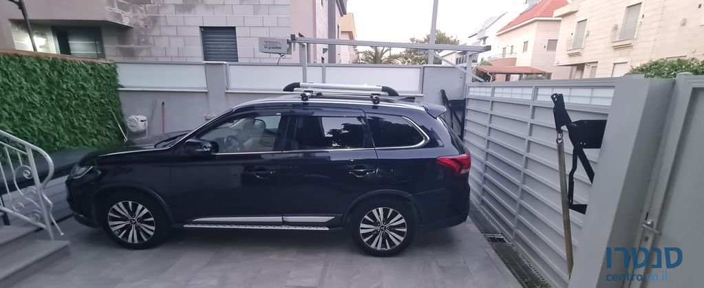 2019' Mitsubishi Outlander מיצובישי אאוטלנדר photo #2