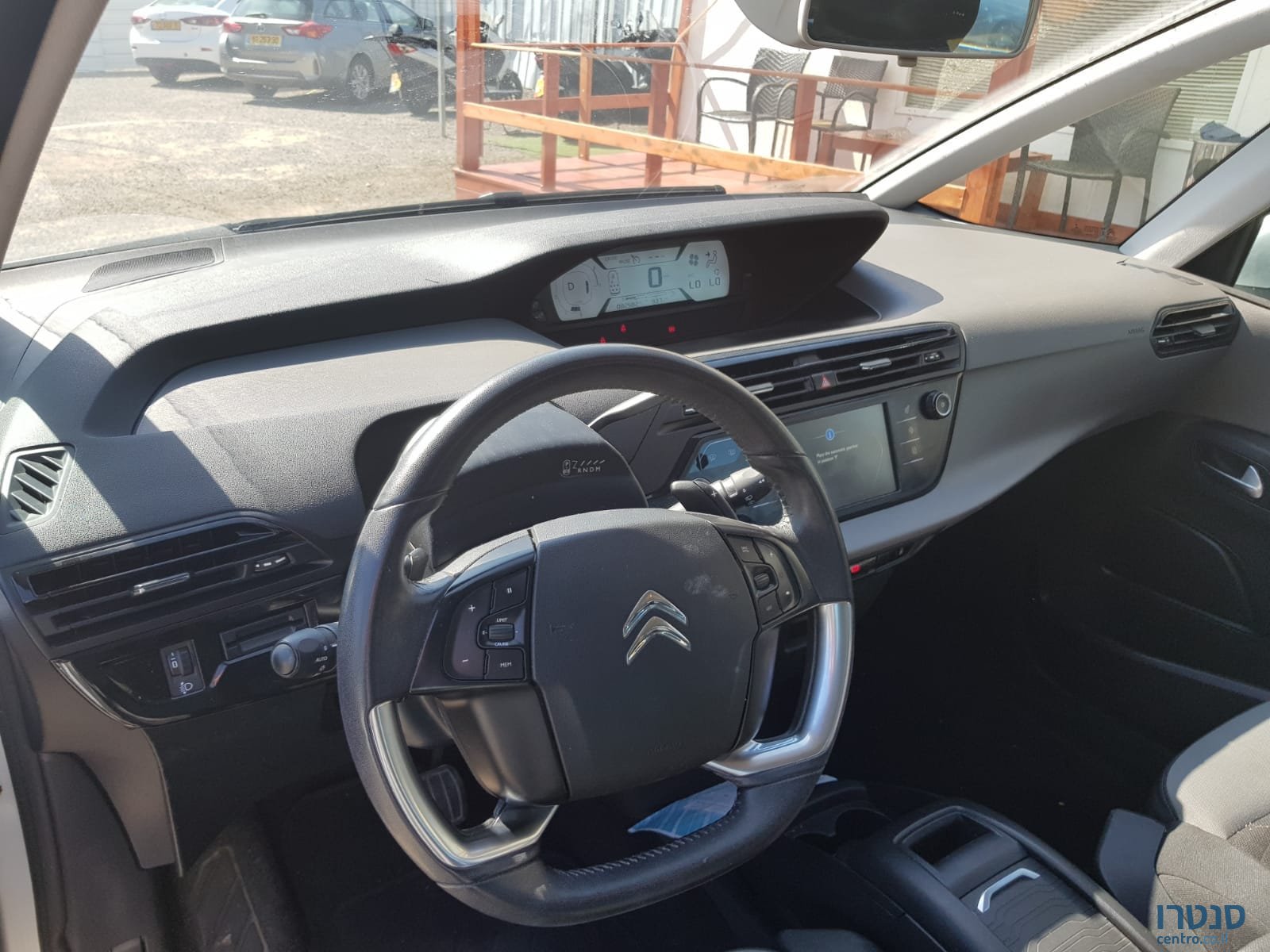 2014' Citroen C4 Picasso photo #3