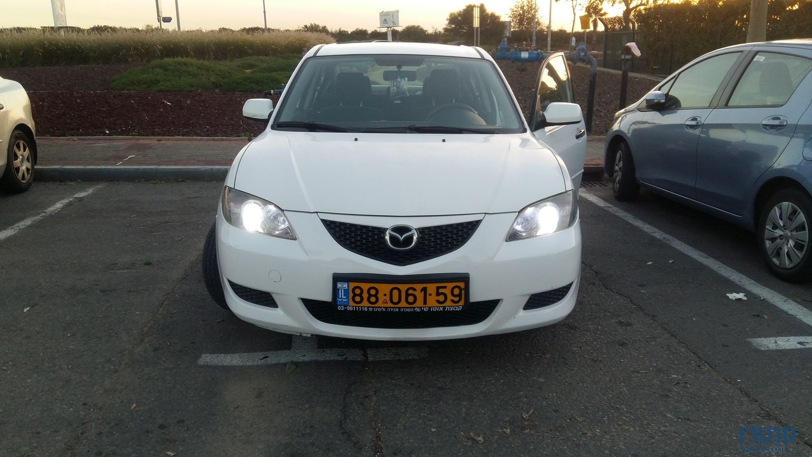 2005' Mazda 3 photo #1