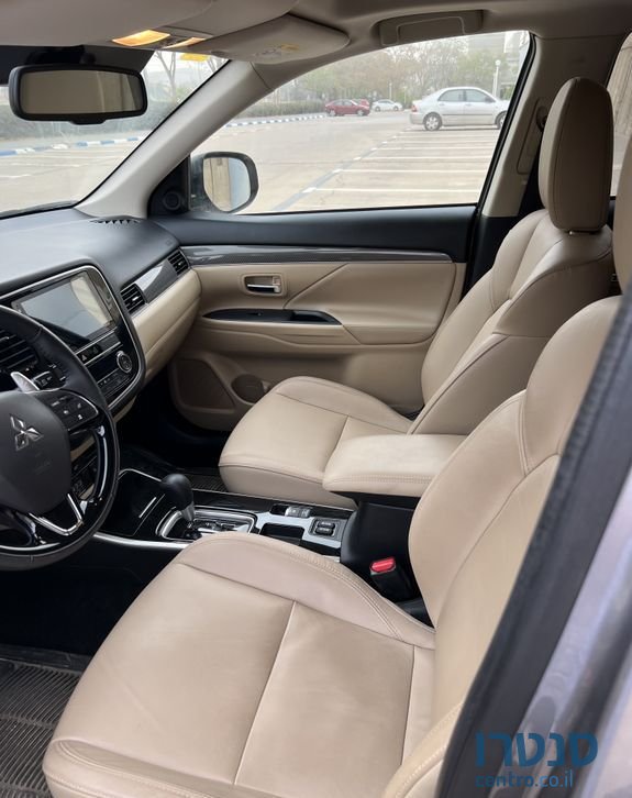 2019' Mitsubishi Outlander מיצובישי אאוטלנדר photo #3