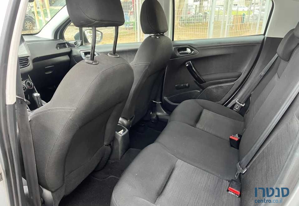 2013' Peugeot 208 פיג'ו photo #5